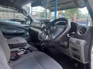 Nissan Caravan 2014 Van (Used)