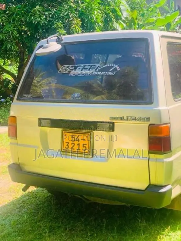 Toyota LiteAce 1990 Van (Used)
