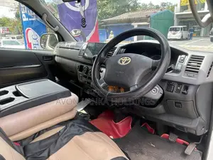 Toyota KDH 2012 Van (Used)