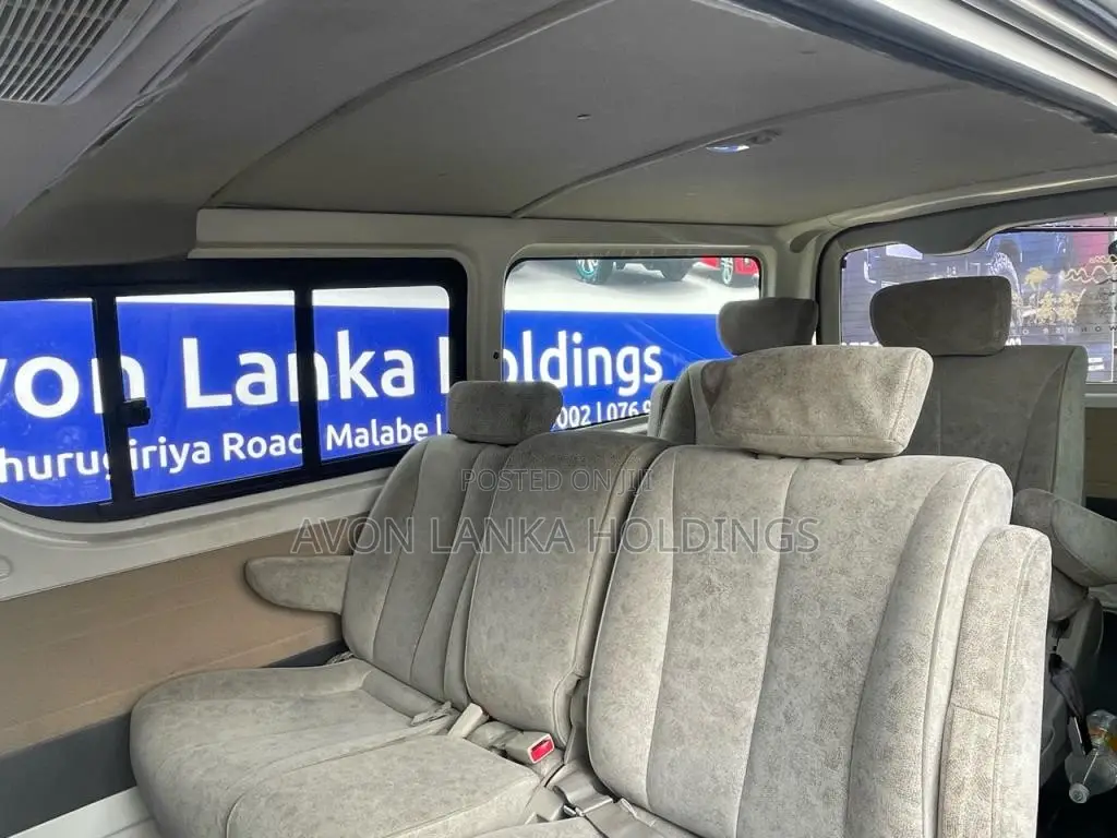 Toyota KDH 2012 Van (Used)