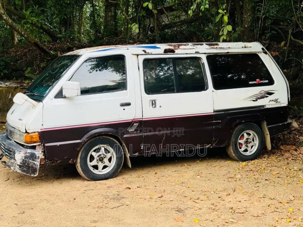 Nissan Largo 1996 Van (Used)