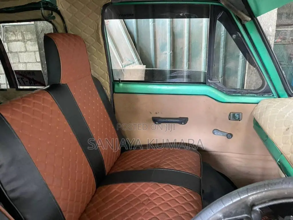 Mazda Lh30 1980 Van (Used)