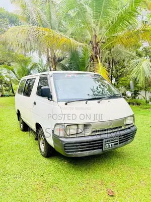Toyota CR27 1994 Van (Used)