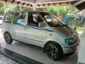 Nissan Serena 1999 Van (Used)