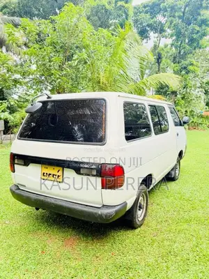 Toyota CR27 1994 Van (Used)