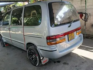 Nissan Serena 1999 Van (Used)
