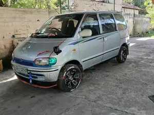 Nissan Serena 1999 Van (Used)