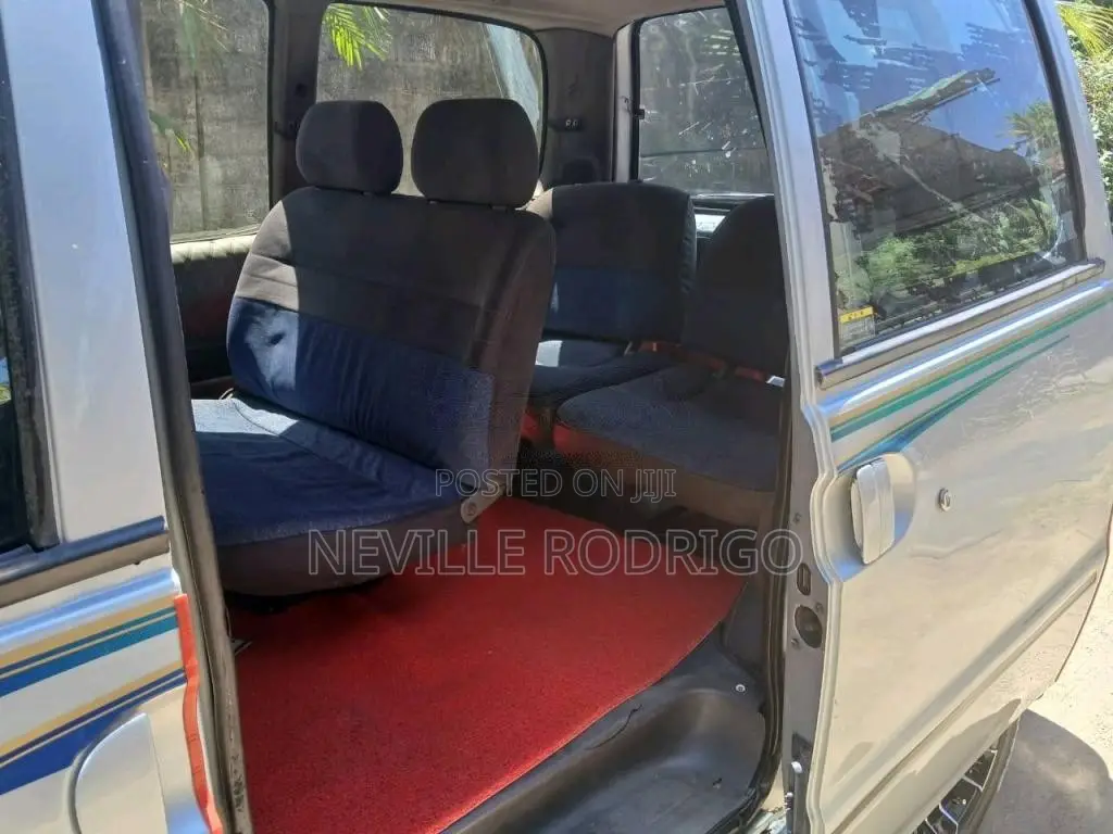 Nissan Serena 1999 Van (Used)