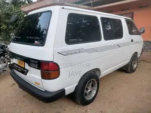 Toyota Lotto 1994 Van (Used)