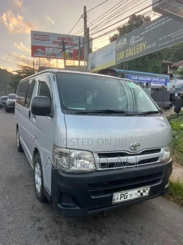 Toyota KDH TRH 200 2011 Van (Used)