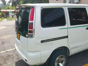 Toyota Noah CR41 1999 Van (Used)