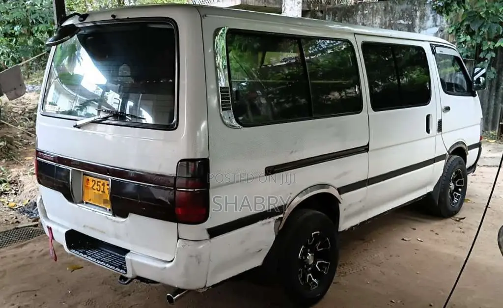 Toyota Dolphin 1993 Van (Used)