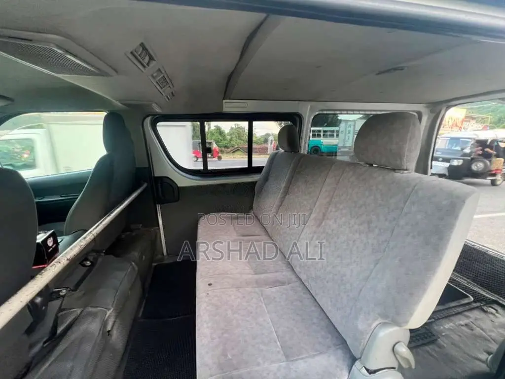 Toyota KDH TRH 200 2011 Van (Used)
