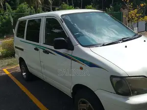 Toyota Noah CR41 1999 Van (Used)
