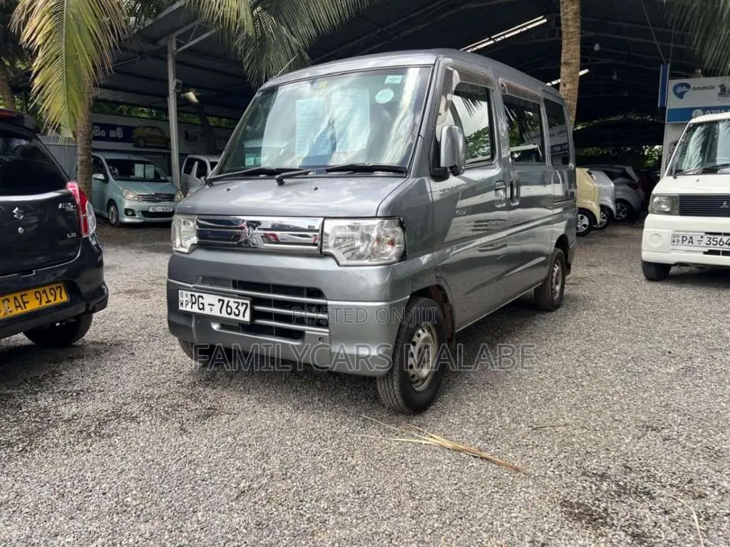 Mitsubishi MiniCab 2012 Van (Used)