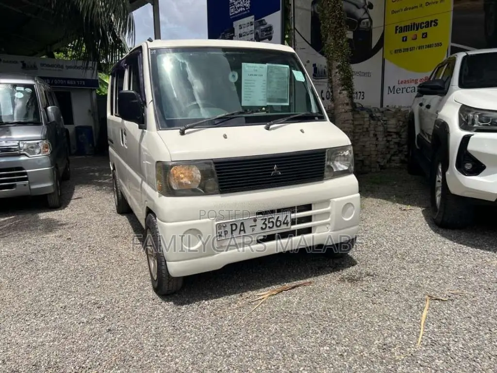 Mitsubishi MiniCab 2001 Van (Used)
