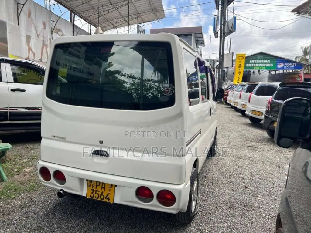 Mitsubishi MiniCab 2001 Van (Used)