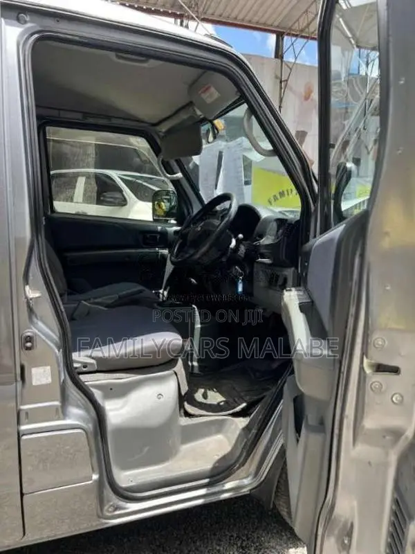 Mitsubishi MiniCab 2012 Van (Used)