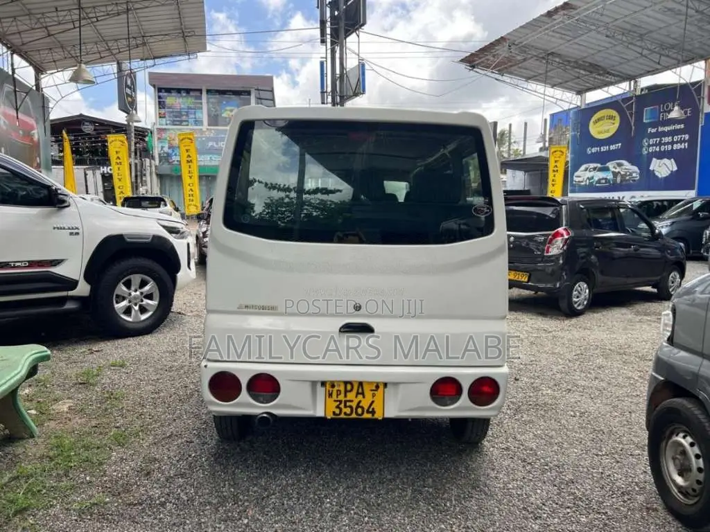 Mitsubishi MiniCab 2001 Van (Used)