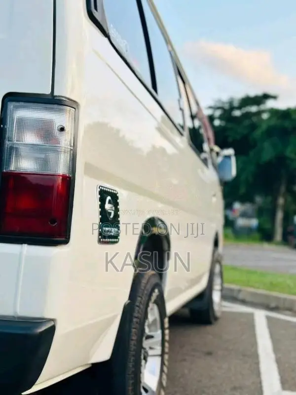 Nissan Caravan 1994 Van (Used)