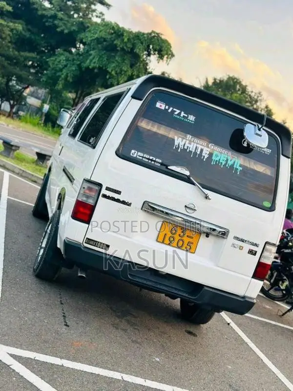 Nissan Caravan 1994 Van (Used)