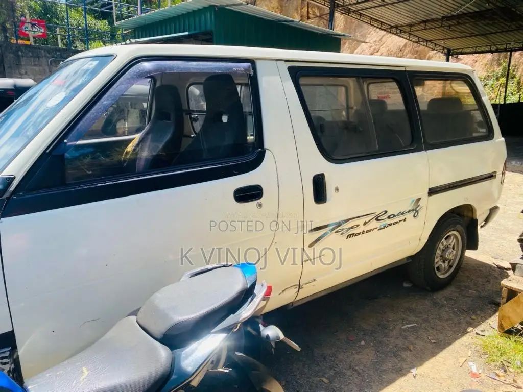 Toyota TownAce 2001 Van (Used)