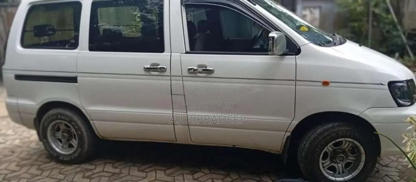 Toyota Noah CR42 1999 Van (Used)