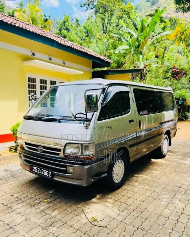 Toyota Dolphin Super Gl 1995 Van (Used)