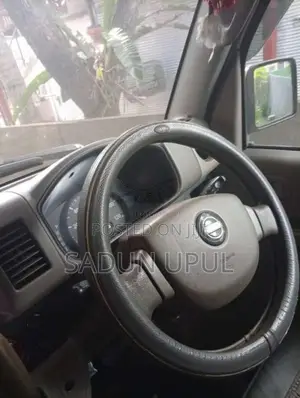 Nissan NV100 2015 Van (Used)
