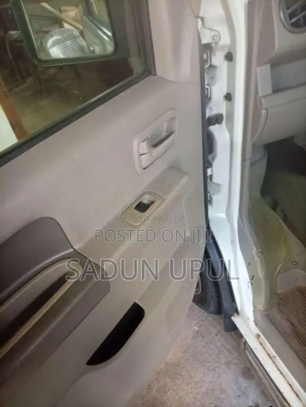 Nissan NV100 2015 Van (Used)