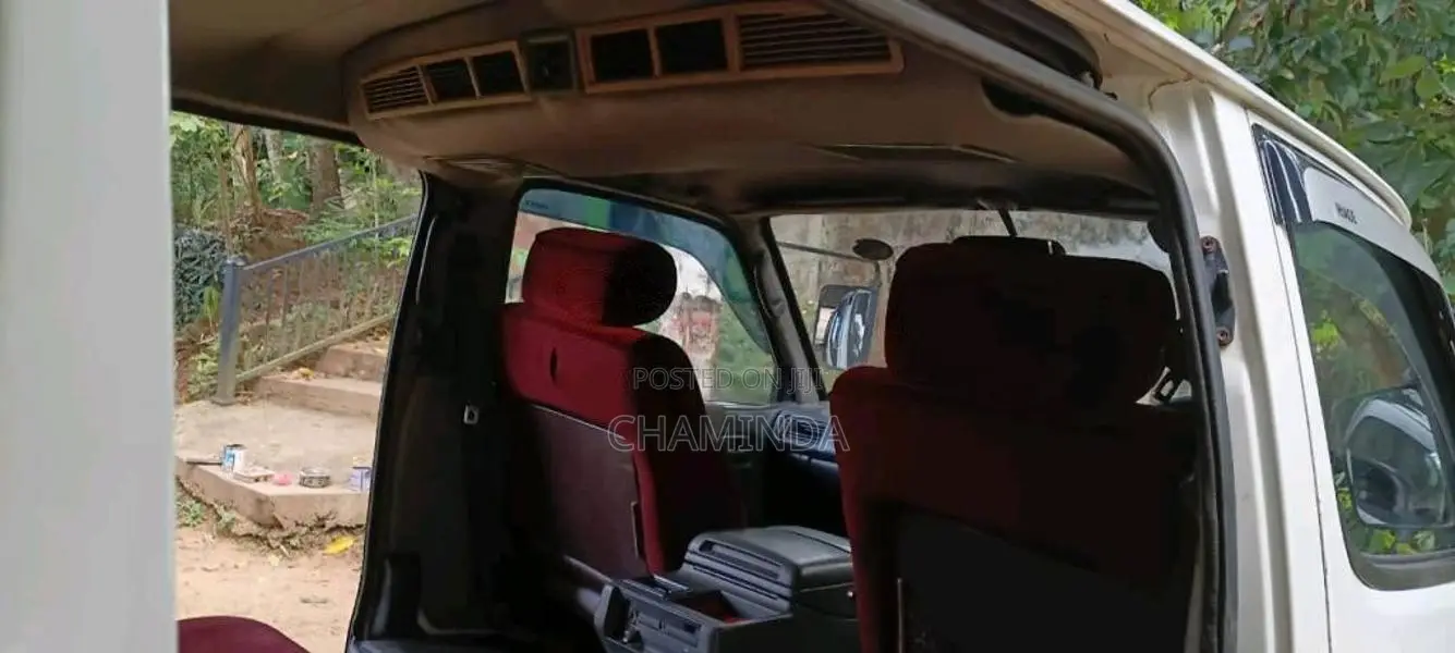 Toyota Dolphin 1998 Van (Used)