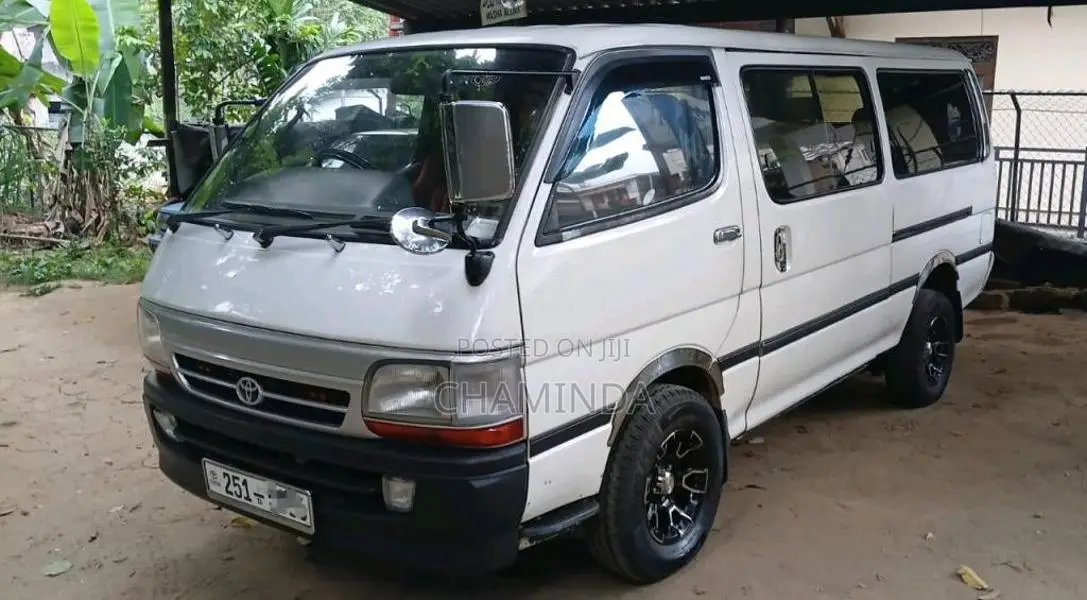 Toyota Dolphin 1998 Van (Used)