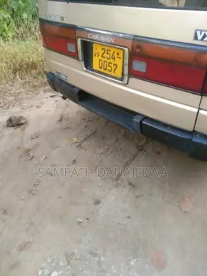 Nissan 27 1995 Van (Used)