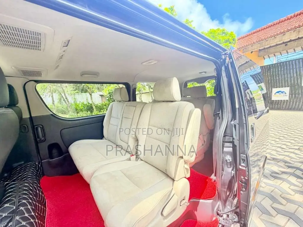 Toyota KDH Dark Prime 2015 Van (Used)