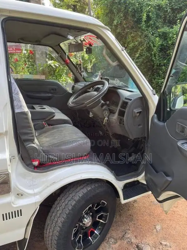 Nissan Vanette 2002 Van (Used)