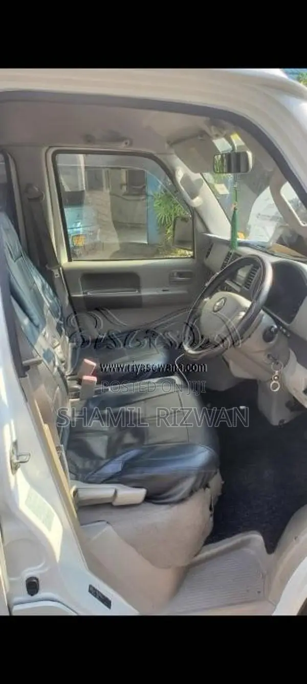 Nissan Clipper 2015 Van (Used)