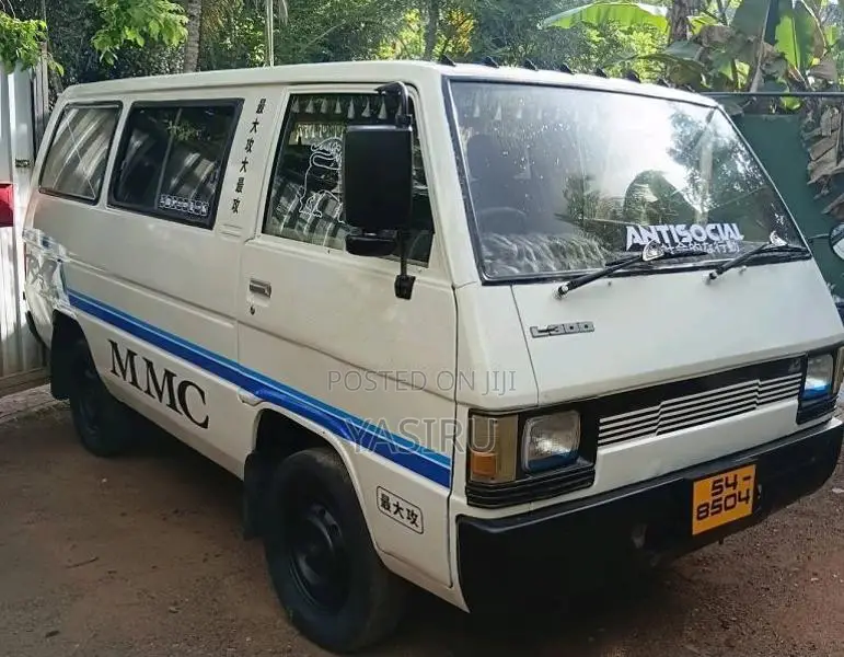 Mitsubishi L300 1982 Van (Used)