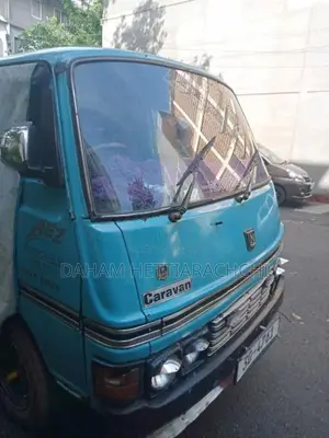 Nissan VRj 1983 Van (Used)