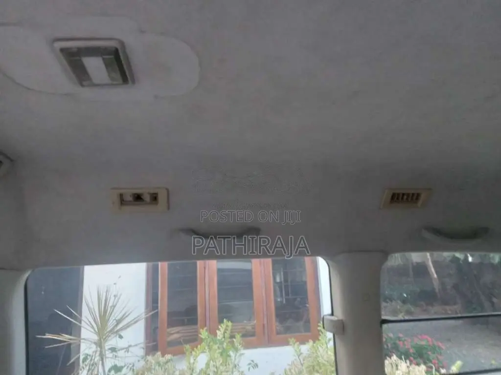 Mitsubishi L400 1995 Van (Used)