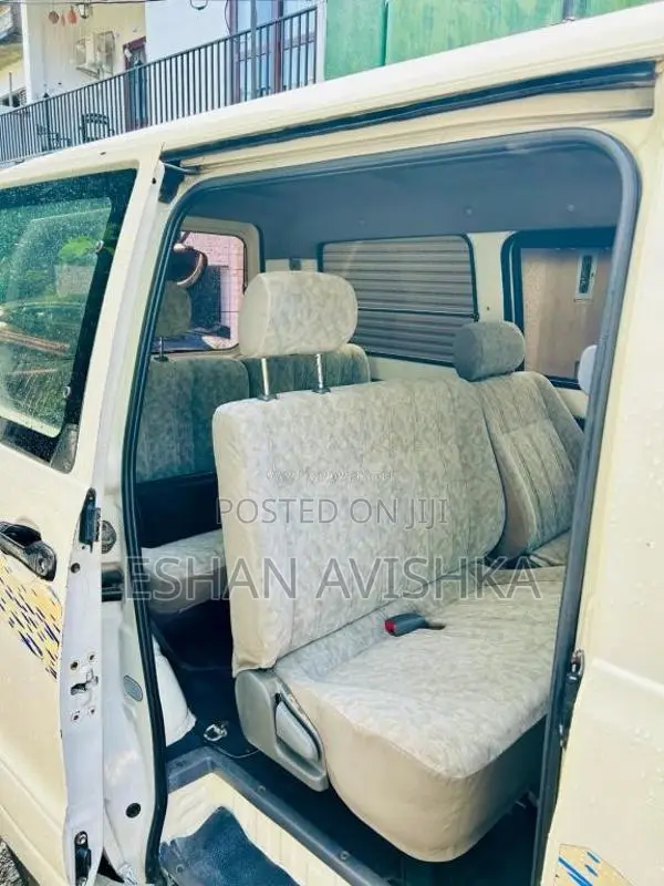 Toyota Noah 2007 Van (Used)