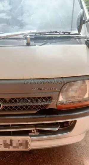 Toyota Dolphin 1994 Van (Used)