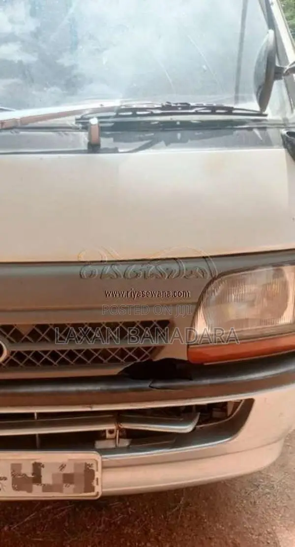 Toyota Dolphin 1994 Van (Used)
