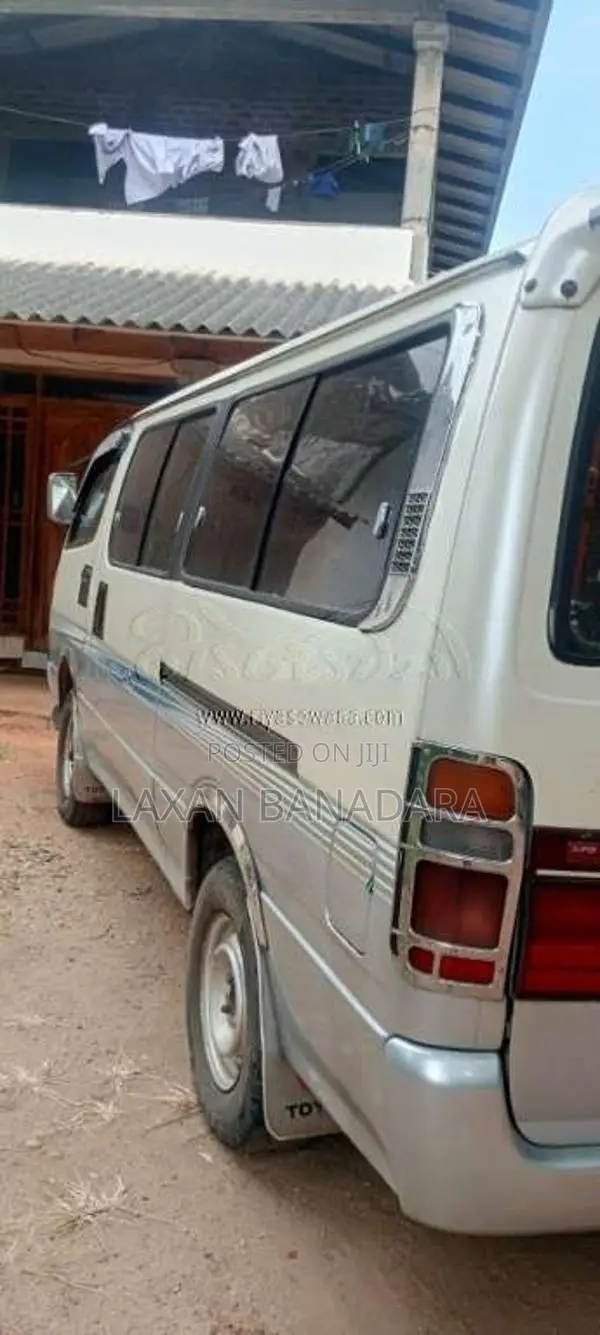 Toyota Dolphin 1994 Van (Used)