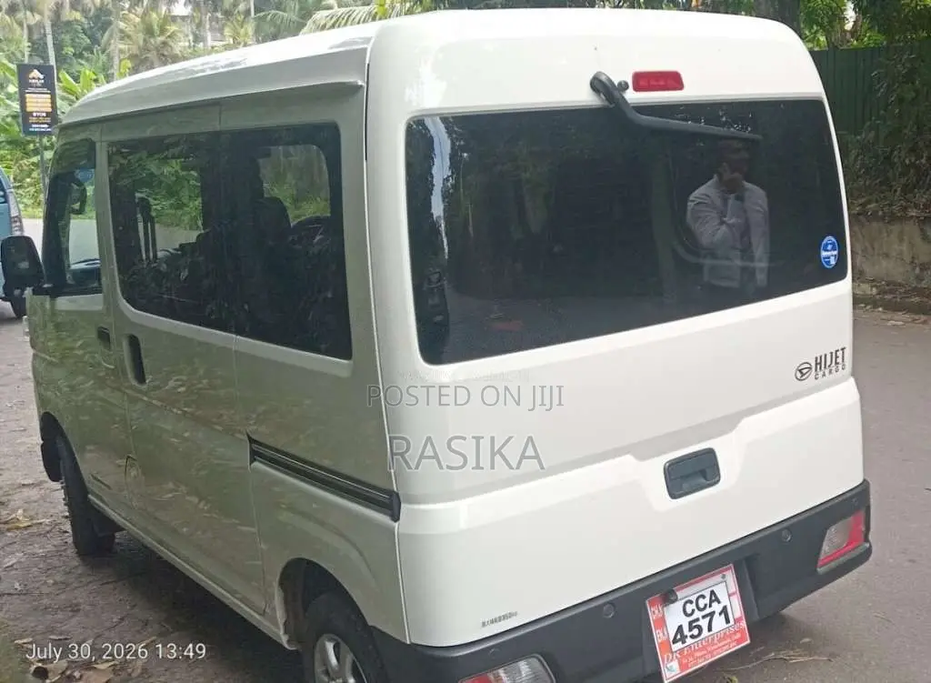 Daihatsu Hijet 2024 Van (Used)