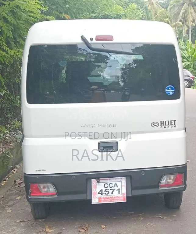 Daihatsu Hijet 2024 Van (Used)