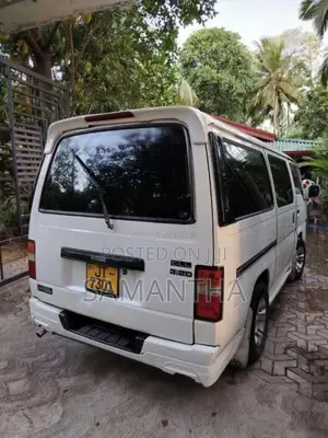 Nissan Caravan 1998 Van (Used)