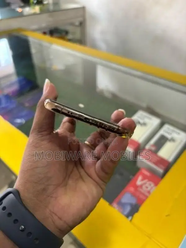 Apple iPhone XS 256GB. (Used)