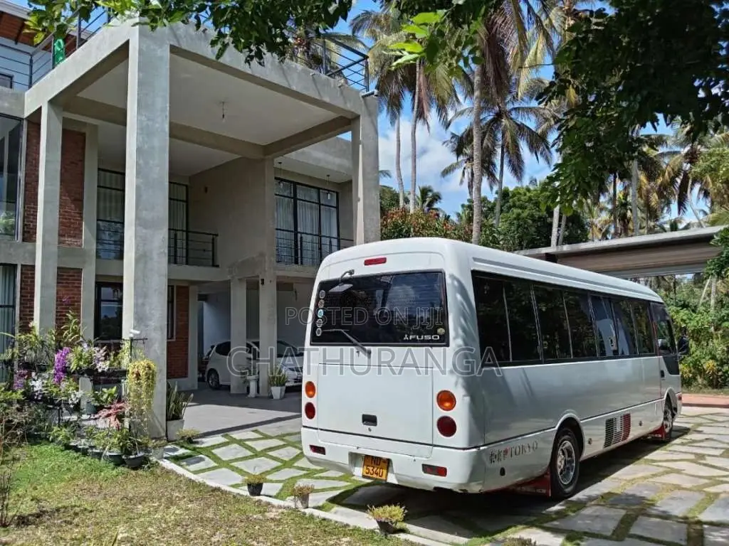 Mitsubishi Rosa 2012 Bus (Used)