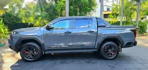 Toyota Hilux 2025 Pickup (Used)