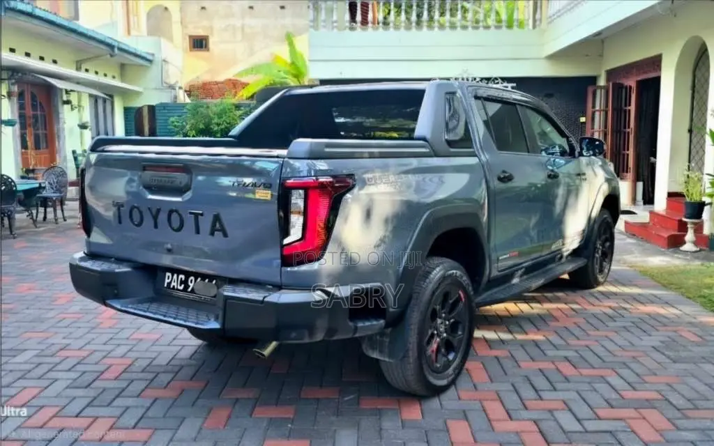 Toyota Hilux 2025 Pickup (Used)